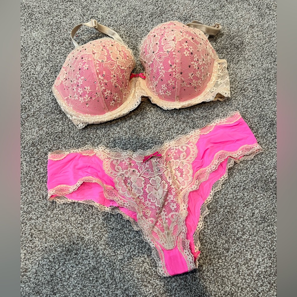 Victoria’s Secret set